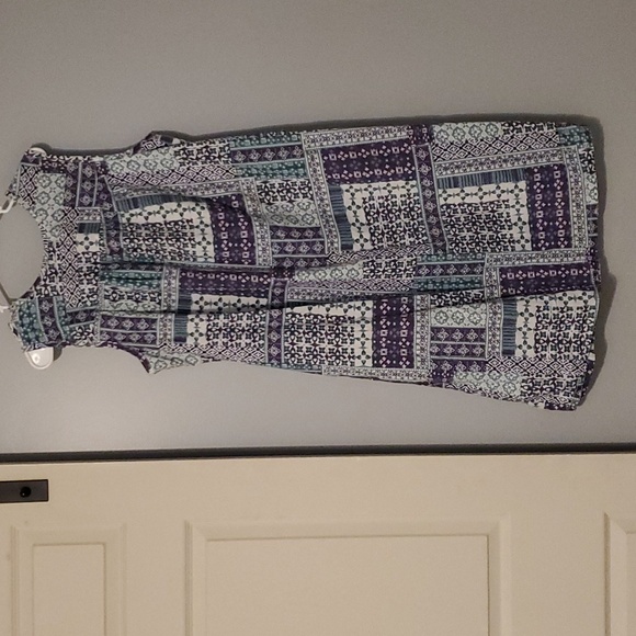 Only Necessities Gown - Picture 3 of 3